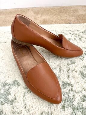Old Navy Pointed Toe Slip-On Flats Loafers in Cognac Brown